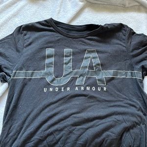 Under armor tee shirt